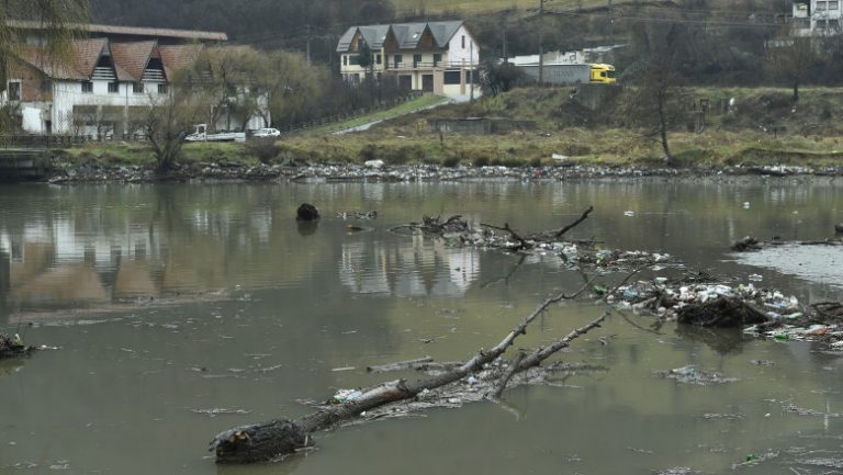 Un copil de 3 ani a murit înecat în râul Cerna!